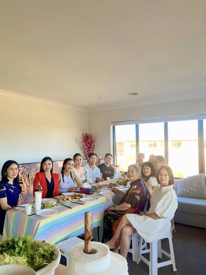 Ốc Thanh Vân có biệt thự tiền tỷ ở Việt Nam, giờ đưa 3 con sang Úc sống trong cơ ngơi thế nào?-13