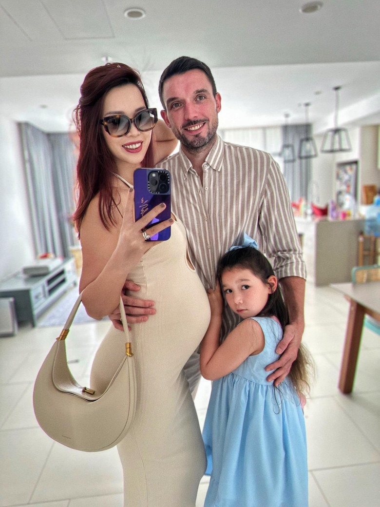 Bị hỏi sao không dạy con từ khiếm thị mà nói người mù mắt, siêu mẫu Hà Anh đáp trả một tràng chuẩn hơn sách-1