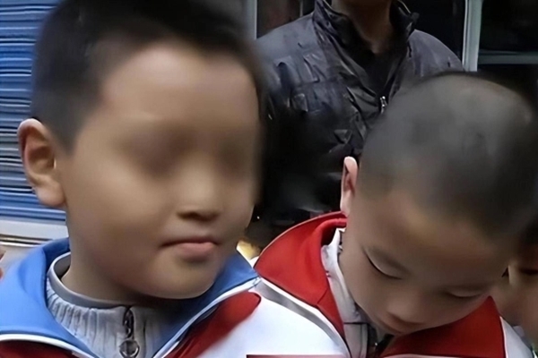 Nữ diễn viên nổi tiếng đang đến kỳ kinh nguyệt thì con trai bắt gặp, phản ứng của bà mẹ gây tranh cãi-6