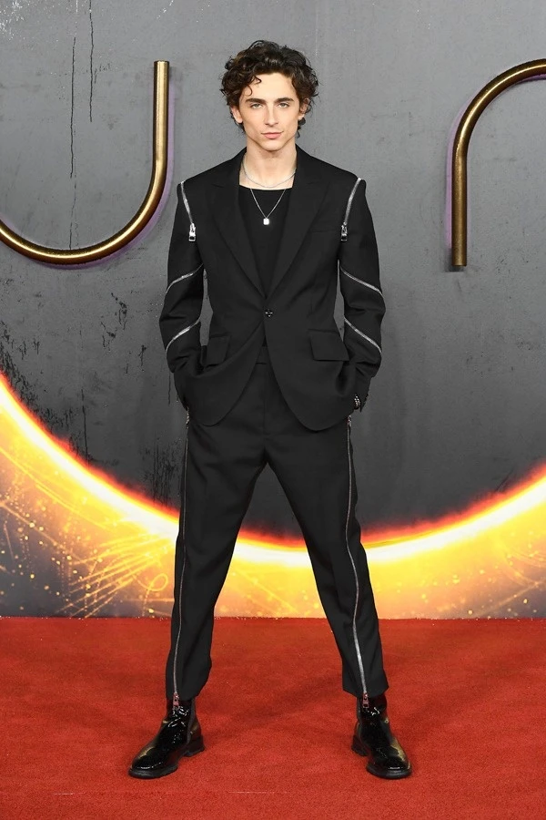 Khối tài sản của người đàn ông đẹp trai nhất thế giới-4