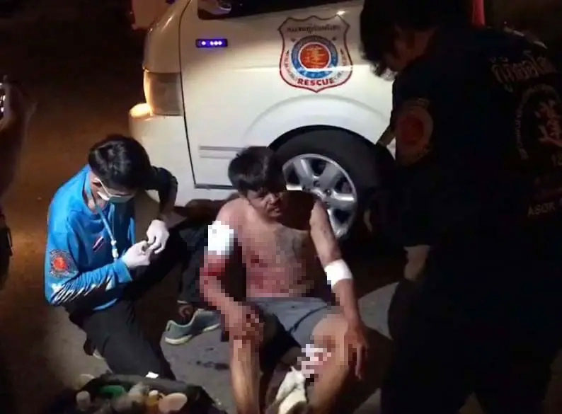 Biết tin chồng ngoại tình, vợ bay về nước tìm đến tận khách sạn để xử cả chồng lẫn tiểu tam-1