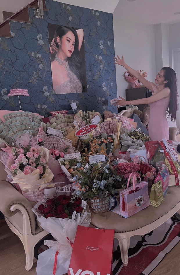 Trò lố của Nam Em với khán giả tặng hoa tiền-5