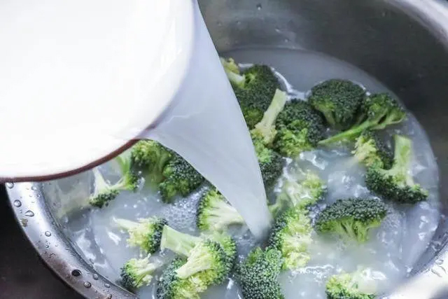 7 mẹo đơn giản để loại bỏ thuốc trừ sâu và độc tố ra khỏi rau củ quả-2