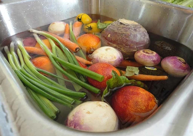7 mẹo đơn giản để loại bỏ thuốc trừ sâu và độc tố ra khỏi rau củ quả-1