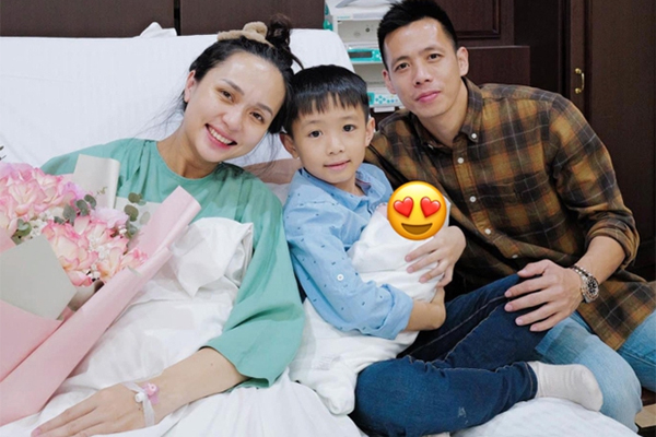 Kỷ niệm 1 năm ngày cưới với Linh Rin, Phillip Nguyễn hé lộ hình ảnh con gái-5