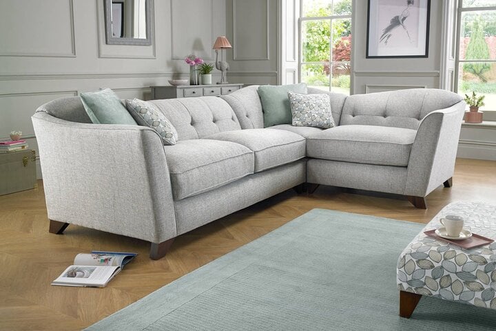 Nên mua sofa vải hay sofa da?-2