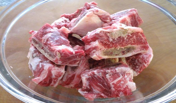 Hầm xương đừng vội thả ngay vào nồi, muốn nước thơm ngọt lại nhanh nhừ thì hãy cho thêm 1 thứ-2