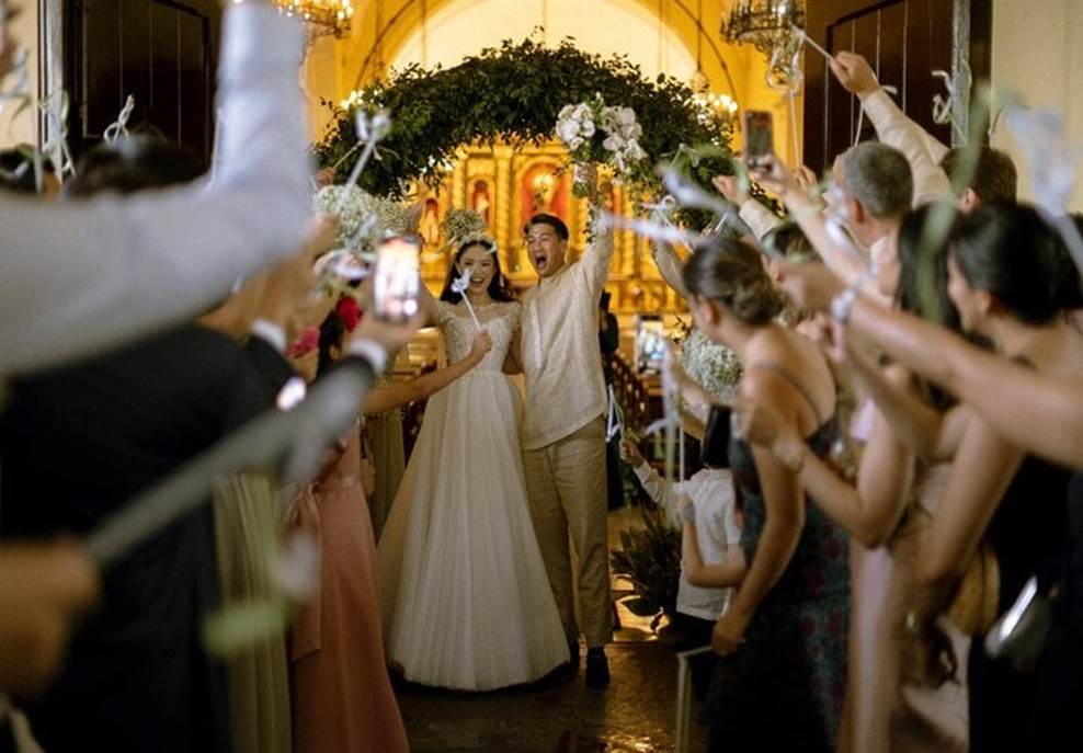 Kỷ niệm 1 năm ngày cưới với Linh Rin, Phillip Nguyễn hé lộ hình ảnh con gái-3