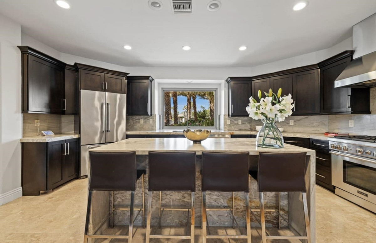 Biệt thự mới giá triệu đô 3 mặt tiền của gia đình NSƯT Bảo Quốc ở Mỹ-6