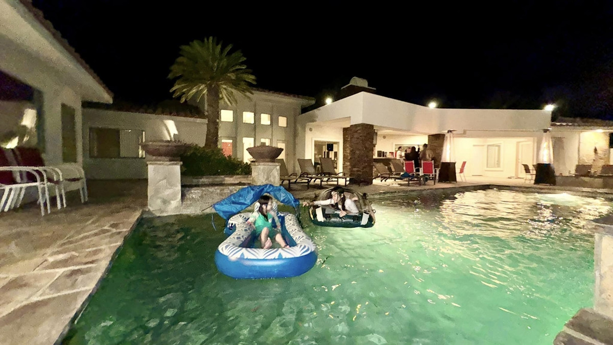 Biệt thự mới giá triệu đô 3 mặt tiền của gia đình NSƯT Bảo Quốc ở Mỹ-13