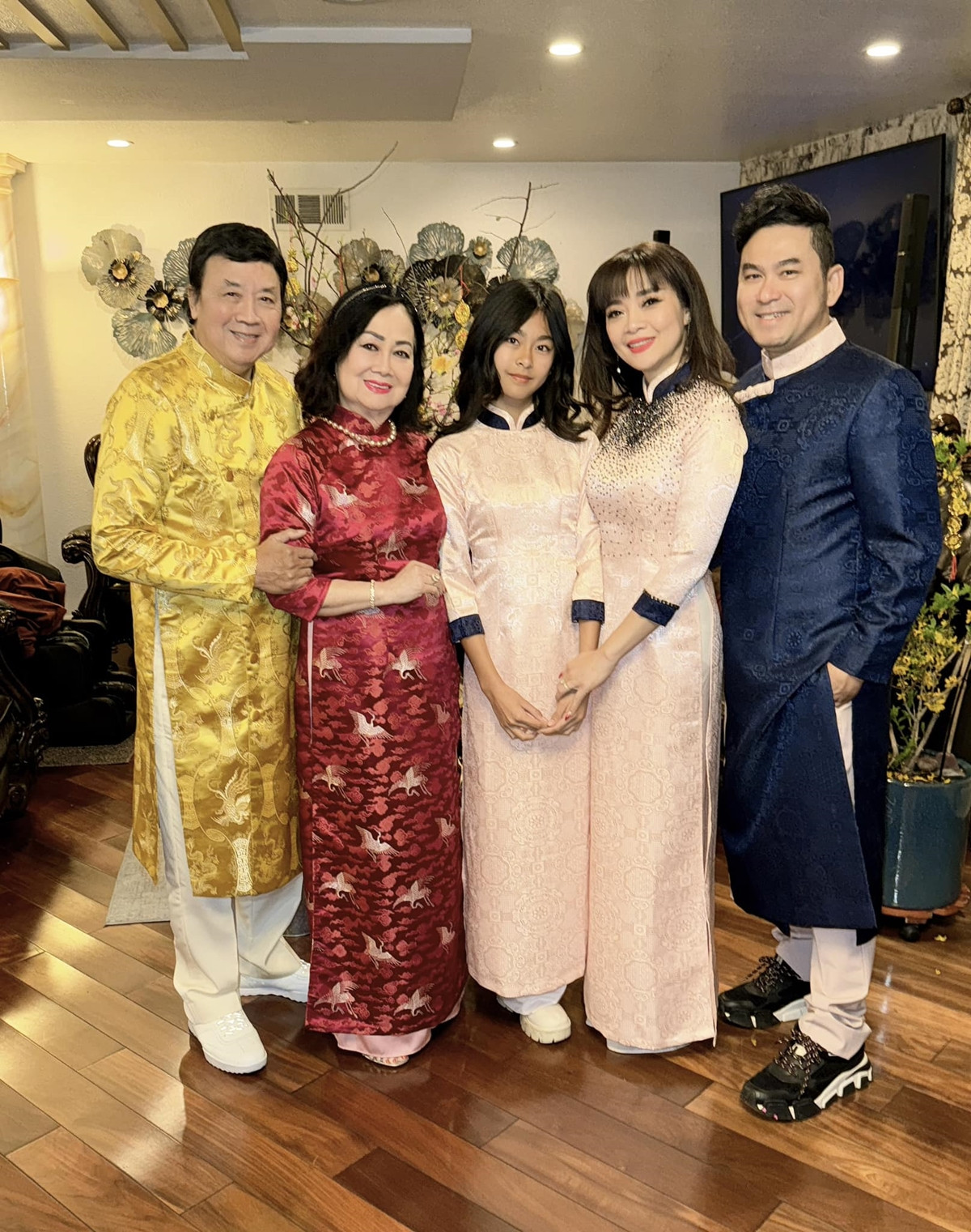 Biệt thự mới giá triệu đô 3 mặt tiền của gia đình NSƯT Bảo Quốc ở Mỹ-14