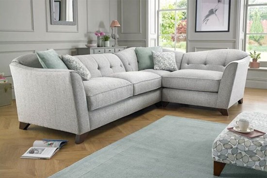 Nên mua sofa vải hay sofa da?