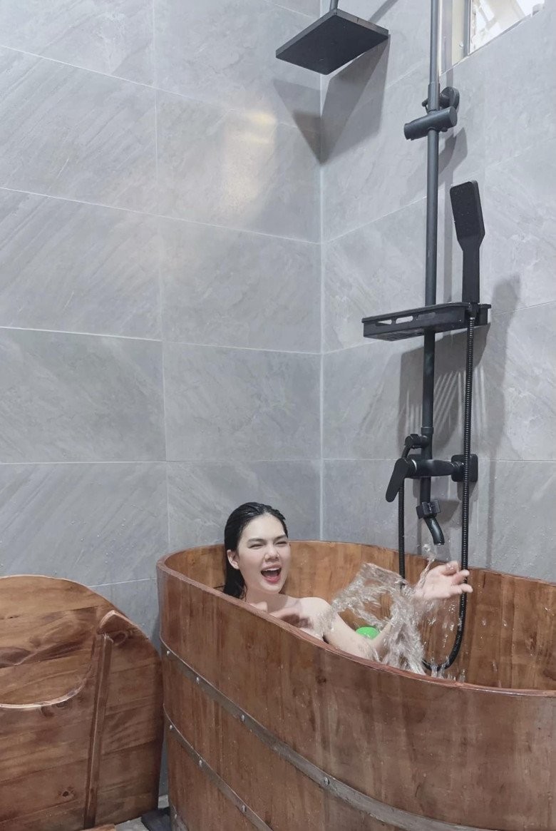 Tuyên bố không nhớ hết mình có bao nhiêu nhà, Ngọc Trinh khoe căn nhà 4 tầng sang trọng?-18