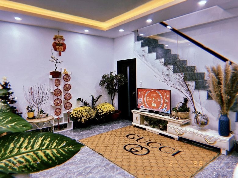 Tuyên bố không nhớ hết mình có bao nhiêu nhà, Ngọc Trinh khoe căn nhà 4 tầng sang trọng?-8