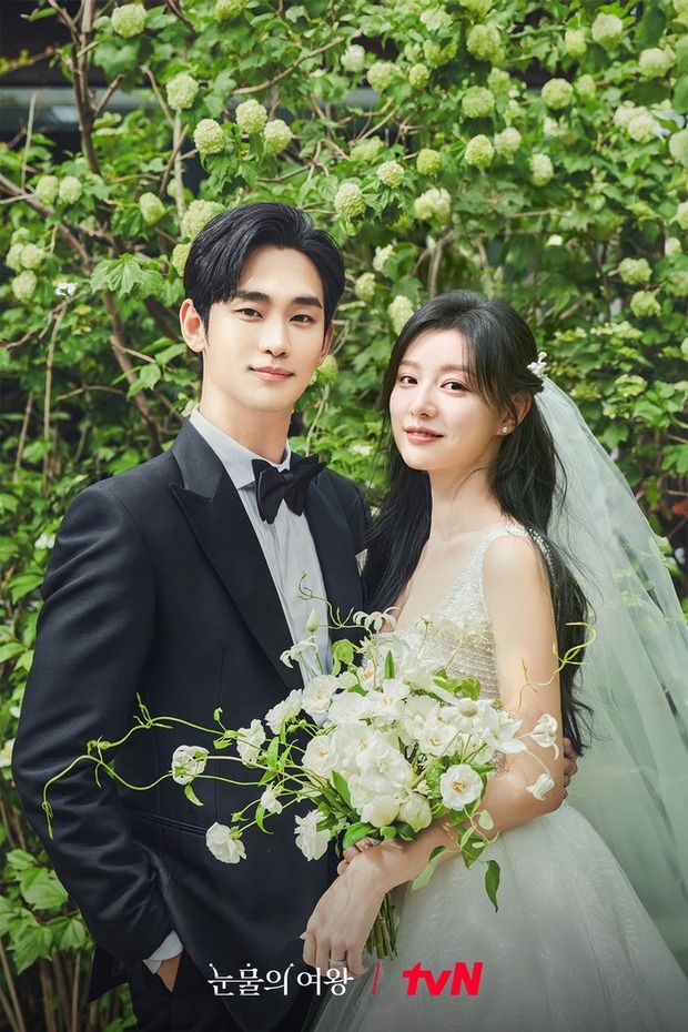 Kim Sae Ron bất ngờ đăng ảnh thân mật với Kim Soo Hyun giữa đêm-2