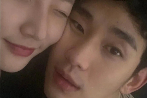 Lộ ảnh má kề má với gái hư, cụ giáo Kim Soo Hyun nhanh chóng phản hồi-5