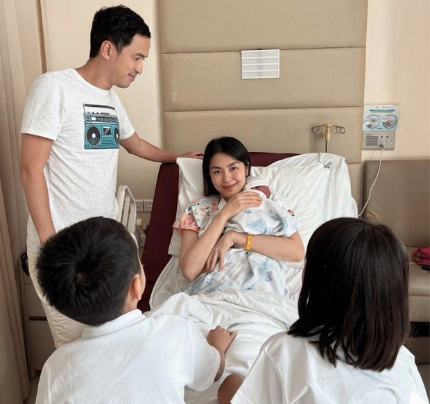 Tăng Thanh Hà lần đầu khoe cận diện mạo con trai út, tuổi lên 3 đã bộc lộ năng khiếu được thừa hưởng từ mẹ-1