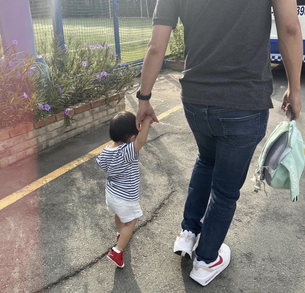 Tăng Thanh Hà lần đầu khoe cận diện mạo con trai út, tuổi lên 3 đã bộc lộ năng khiếu được thừa hưởng từ mẹ-3