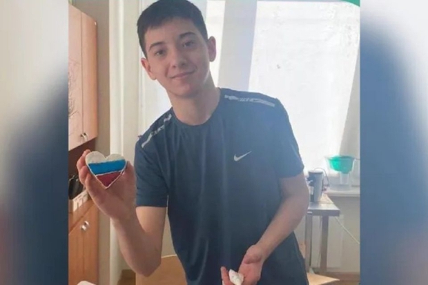 Vụ khủng bố kinh hoàng ở Nga: Cậu bé 15 tuổi dũng cảm cứu sống hàng trăm người-2