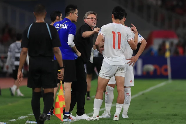 Quá tam ba bận, đồng hương thầy Park sẽ lại cho HLV Troussier xơi quả lừa ngay tại Mỹ Đình?-3