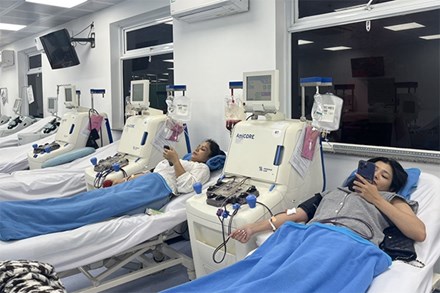 6 người mang máu hiếm lên Bệnh viện Chợ Rẫy cứu một bệnh nhân nước ngoài