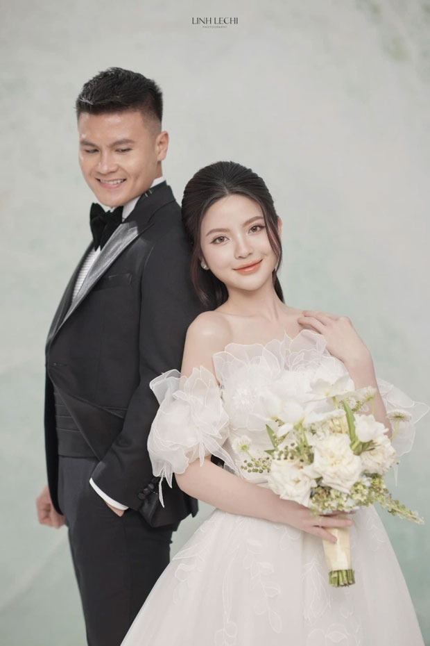 Hé lộ thiệp cưới của Quang Hải - Chu Thanh Huyền: Thời gian, địa điểm rõ ràng, có quy định nào đặc biệt dành cho 1200 khách?-2