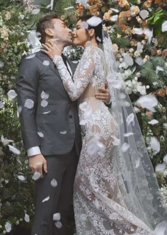 Lý do người mẫu Minh Tú yêu cầu khách mặc đồ đen dự cưới-3