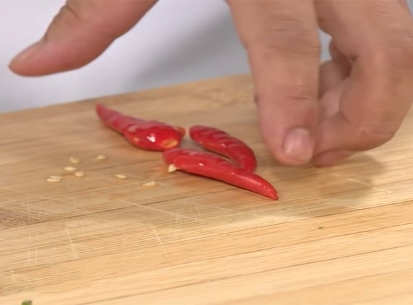 Công thức nấu canh gân bò chua cay ngon hết sẩy-4