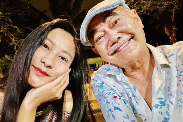 NSND Việt Anh nói về thông tin yêu bạn gái kém nhiều tuổi-4