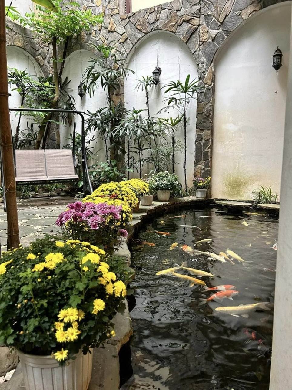 Căn biệt thự đẹp hơn cả tạp chí của NTK đứng sau những trang phục đặc biệt của Bắc Đẩu và Táo Quân-11