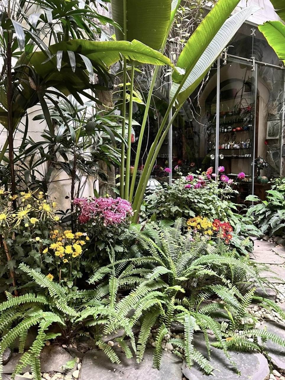 Căn biệt thự đẹp hơn cả tạp chí của NTK đứng sau những trang phục đặc biệt của Bắc Đẩu và Táo Quân-13