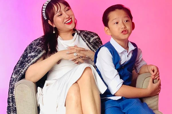 Sống trong căn hộ 200m2, mỗi tháng Phi Thanh Vân đầu tư ngần này tiền cho việc giáo dục con: Bảo sao con thông minh!-2