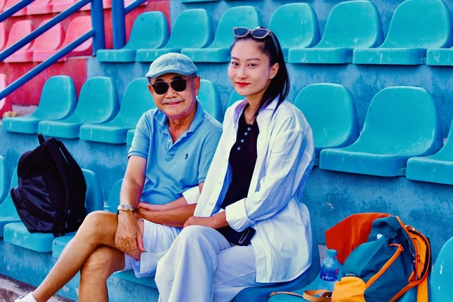 NSND Việt Anh nói về thông tin yêu bạn gái kém nhiều tuổi-1