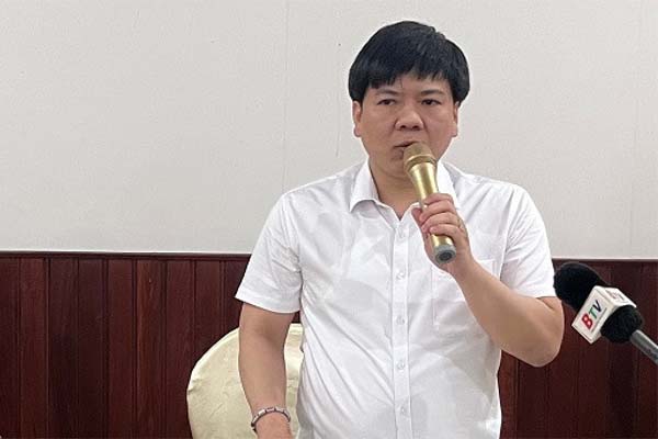 Công an đột kích” bắt bóng cười” tại nhiều quán bar ở phố cổ Hà Nội-4