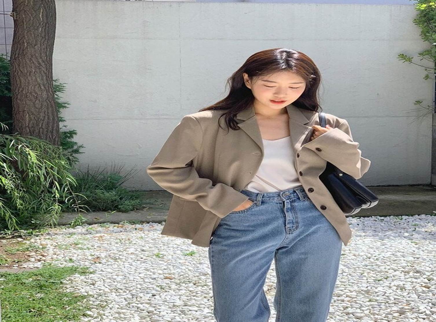 Những kiểu áo cực ăn ý với quần jeans giúp nàng thanh lịch khi đi làm-2