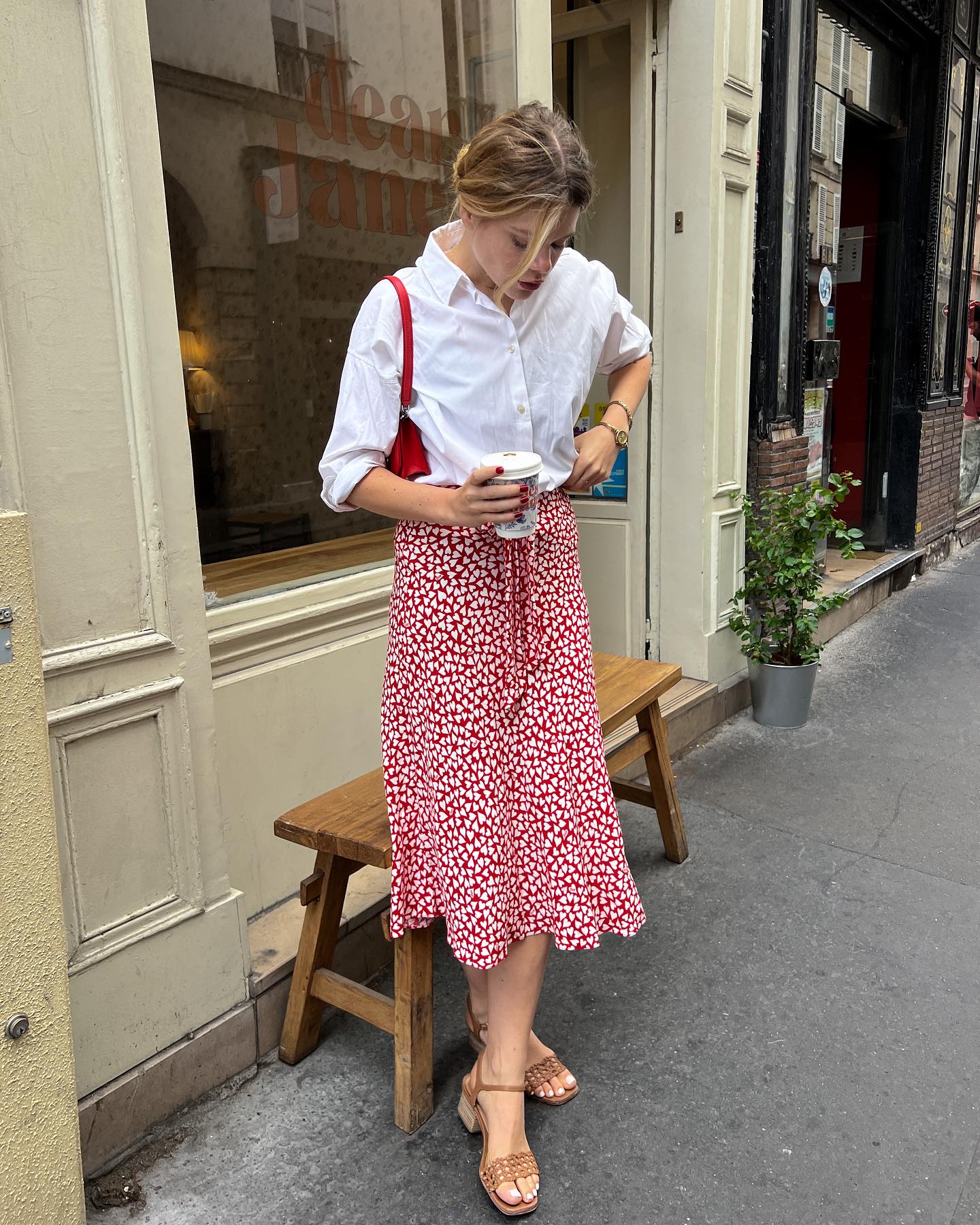 3 mẫu áo sơ mi luôn chuẩn mốt trong tủ đồ của phụ nữ Pháp-8