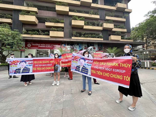 Shark Thủy bị bắt, trung tâm Anh ngữ của ông bị giáo viên tố nợ lương, phụ huynh đòi tiền giờ ra sao?-1