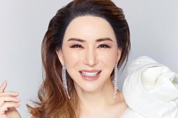 Nhiều người đẹp nhận cái kết đắng khi từ bỏ danh hiệu-7