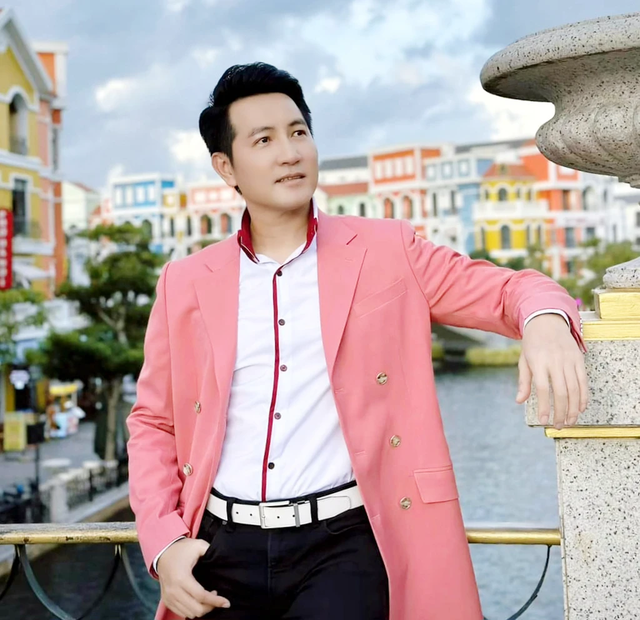 Nam ca sĩ Việt U50: Đẹp trai, sống chân thành, chưa vợ con, có biệt thự vườn 3.000 m2 tràn ngập cây xanh-1