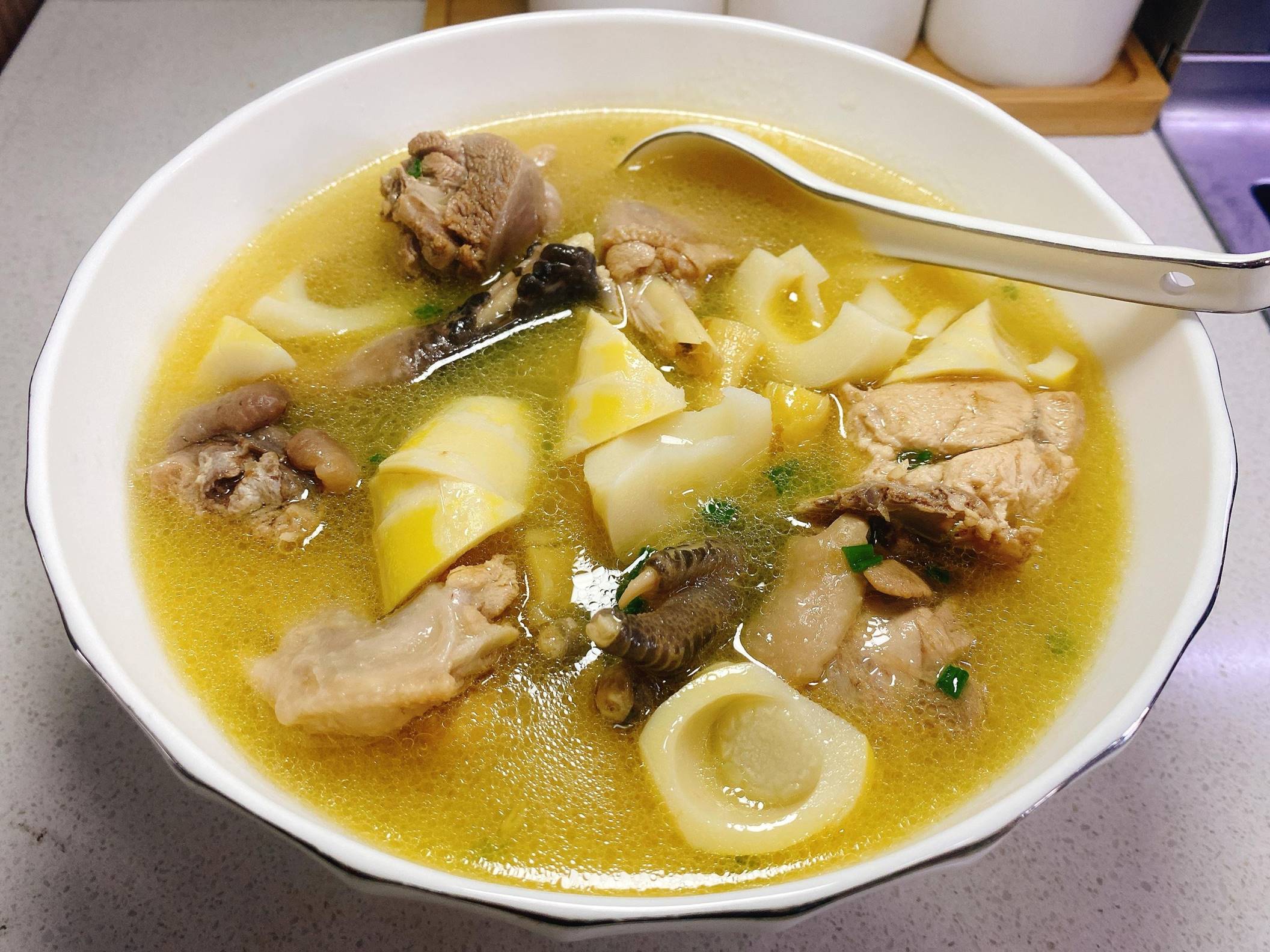 Loại rau tươi mát, ngon miệng, không nên ăn nhiều, nấu canh gà cực thơm-4