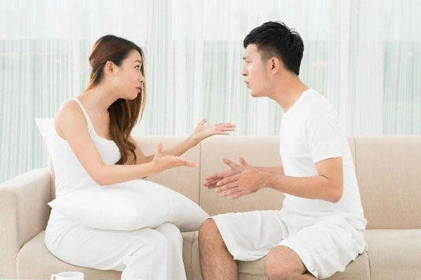 Vợ mang thai thấy chồng thay đổi, hay cáu gắt, vô tình cô đọc được tin nhắn hé lộ sự thật-2