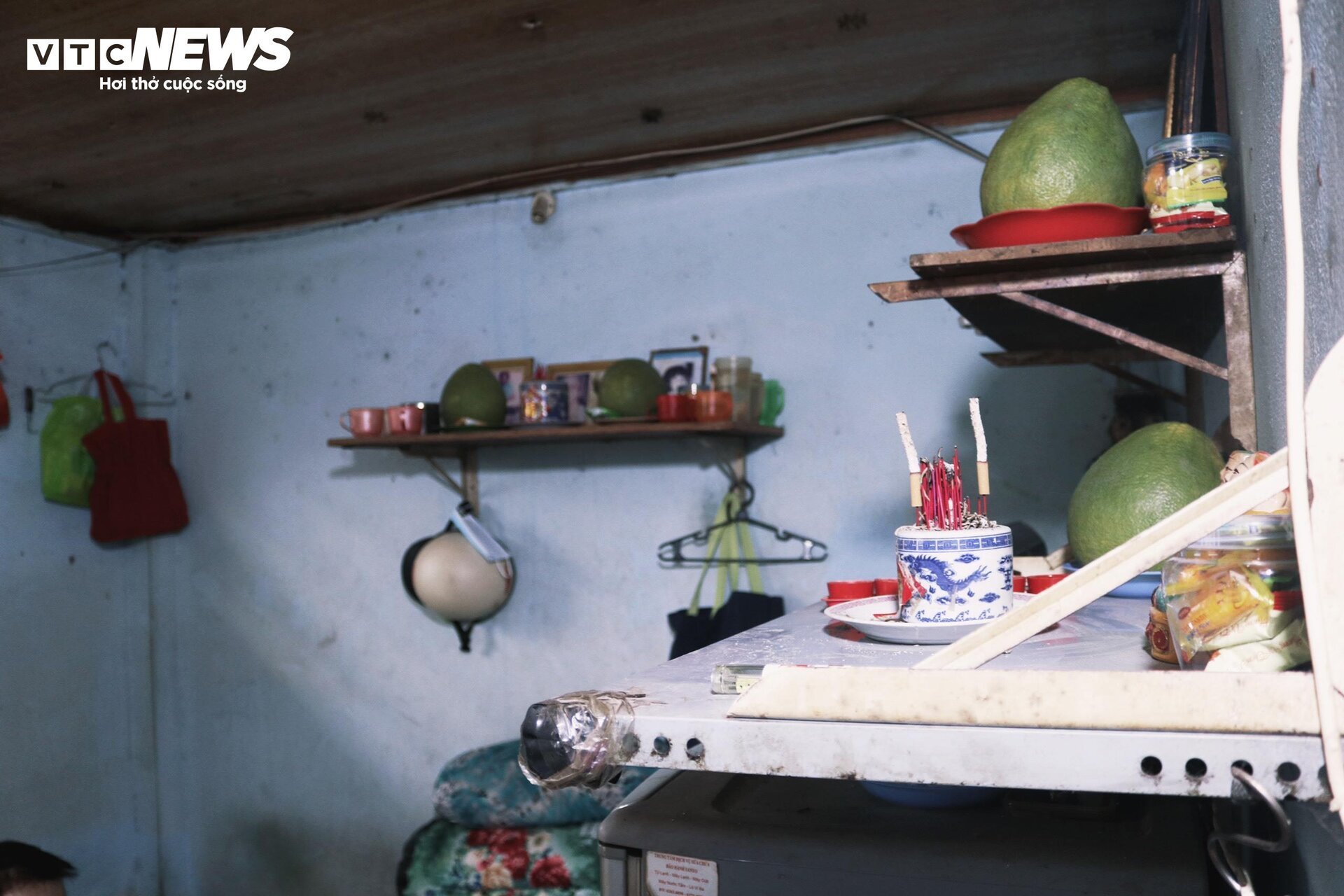 Chồng bỏ, con mất, cô đào nức tiếng một thời sống lủi thủi trong nhà trọ 15m2-4