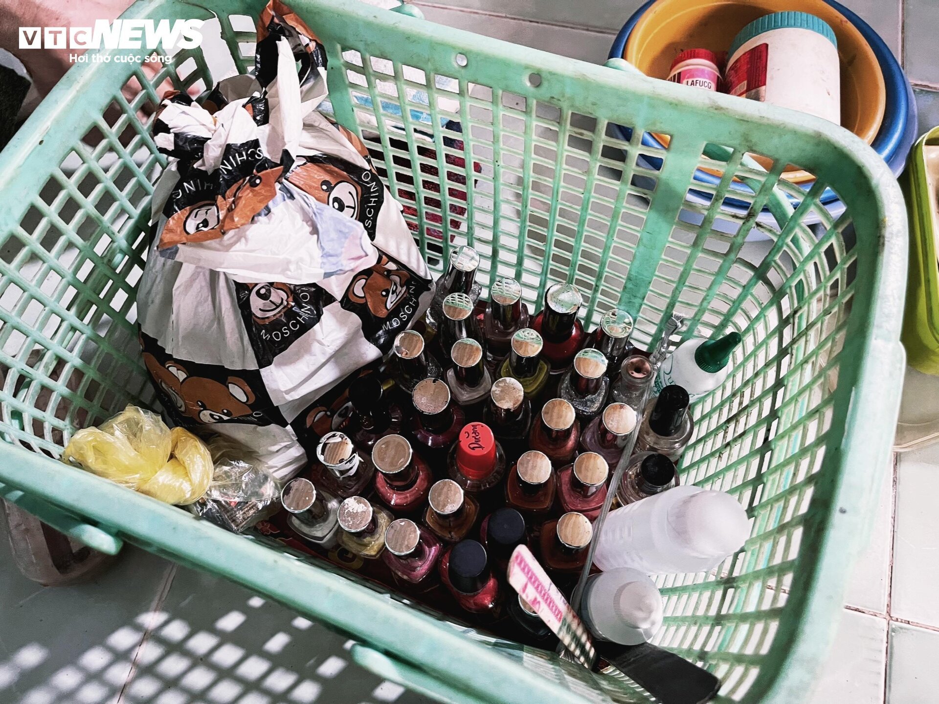 Chồng bỏ, con mất, cô đào nức tiếng một thời sống lủi thủi trong nhà trọ 15m2-8