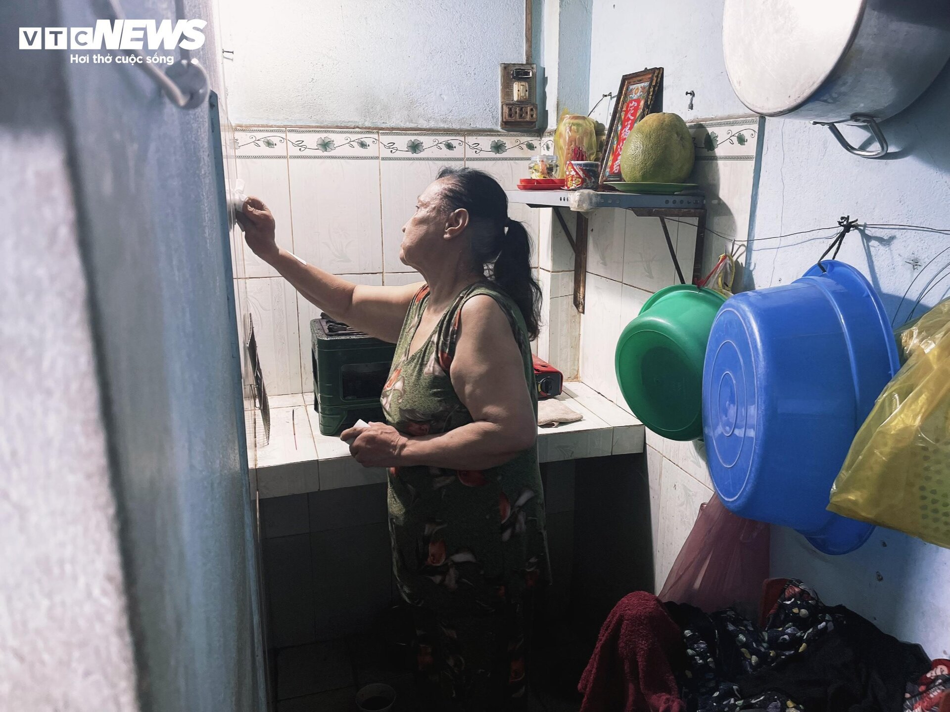 Chồng bỏ, con mất, cô đào nức tiếng một thời sống lủi thủi trong nhà trọ 15m2-6