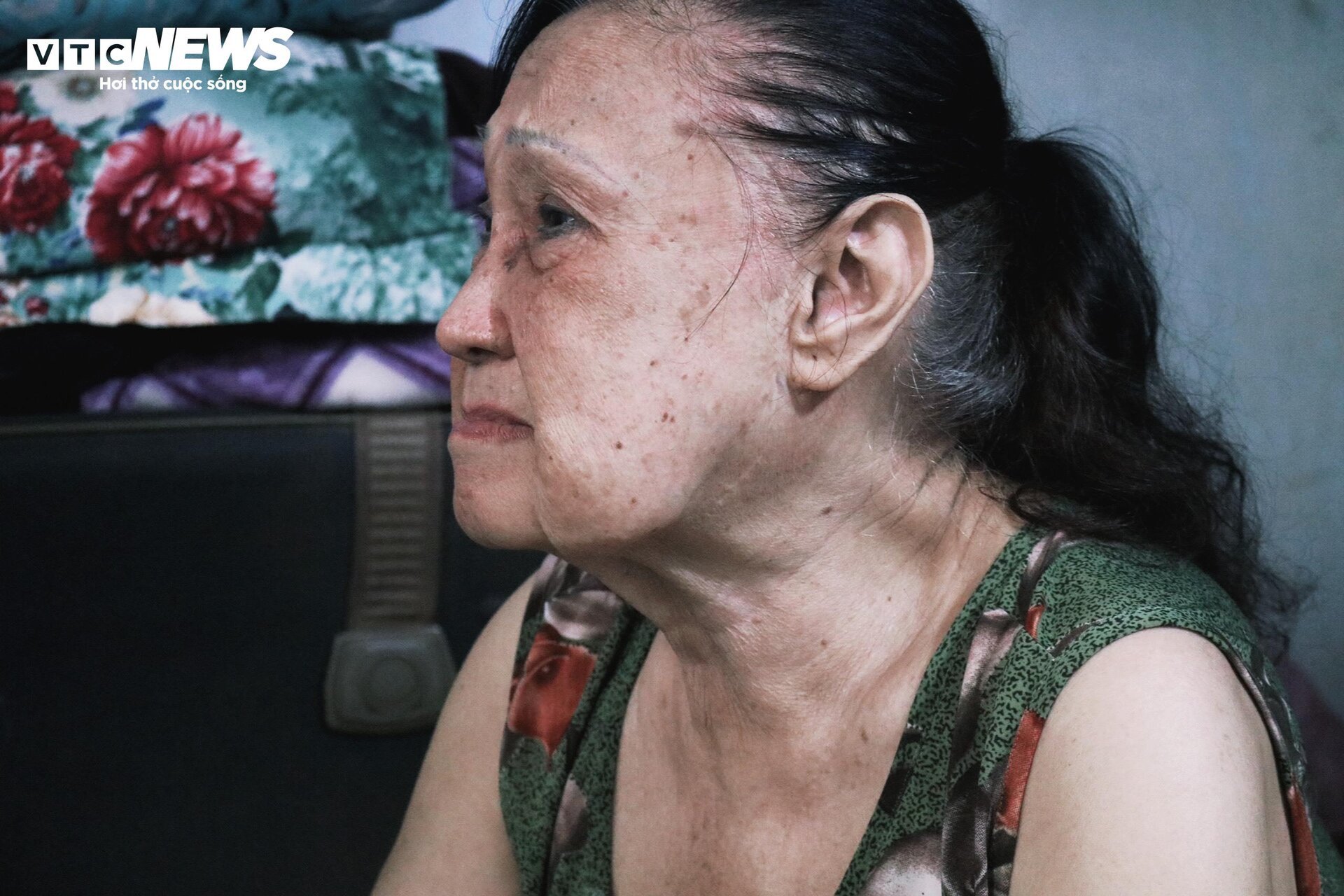 Chồng bỏ, con mất, cô đào nức tiếng một thời sống lủi thủi trong nhà trọ 15m2-12