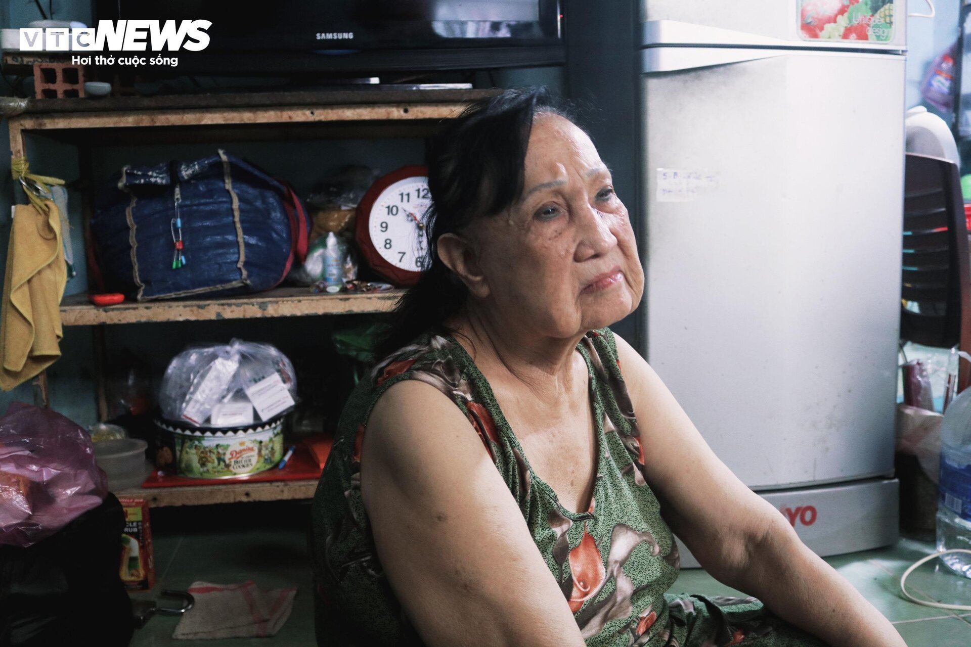 Chồng bỏ, con mất, cô đào nức tiếng một thời sống lủi thủi trong nhà trọ 15m2-13