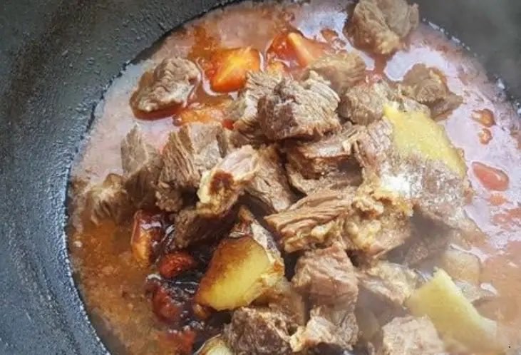 Cách làm món thịt bò hầm từ đầu bếp: Thêm 1 thìa này&nbsp;thịt&nbsp;mềm ngon ngay cả khi không cần đến nồi áp suất-2