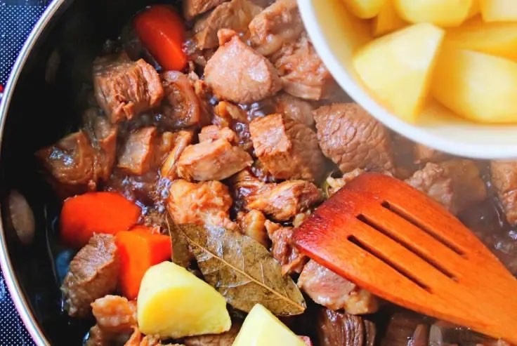 Cách làm món thịt bò hầm từ đầu bếp: Thêm 1 thìa này thịt mềm ngon ngay cả khi không cần đến nồi áp suất-4