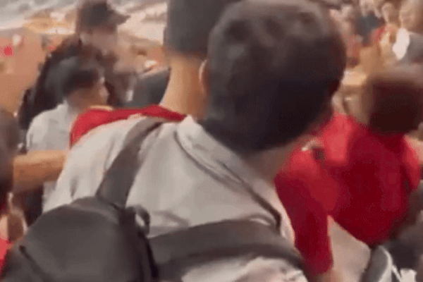 CĐV đánh nhau đổ máu trên sân Mỹ Đình trong ngày đội tuyển Việt Nam thua đau Indonesia-7