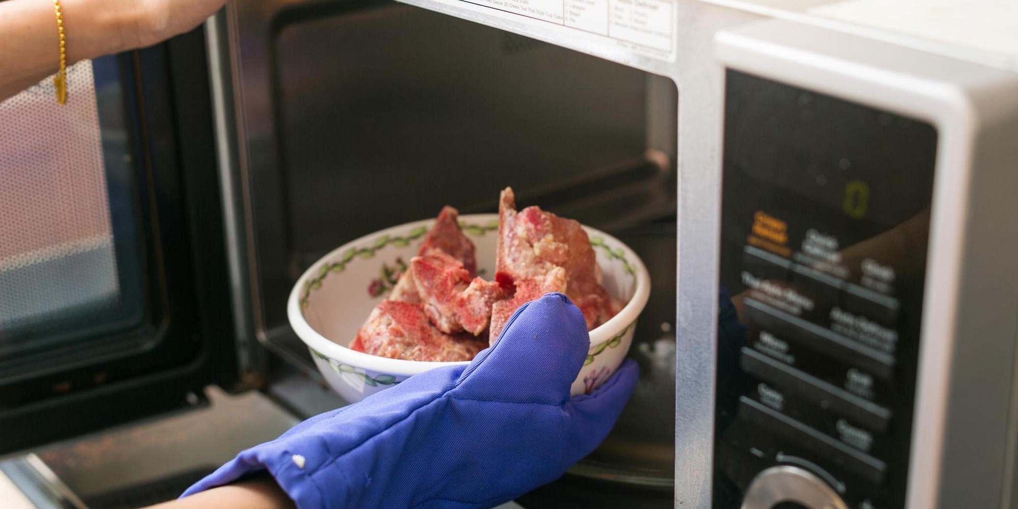 Thịt luộc không cần nước là thế nào? Làm thế này sẽ giúp nâng tầm món ăn, thịt mềm, ngon ngọt hơn hẳn-2